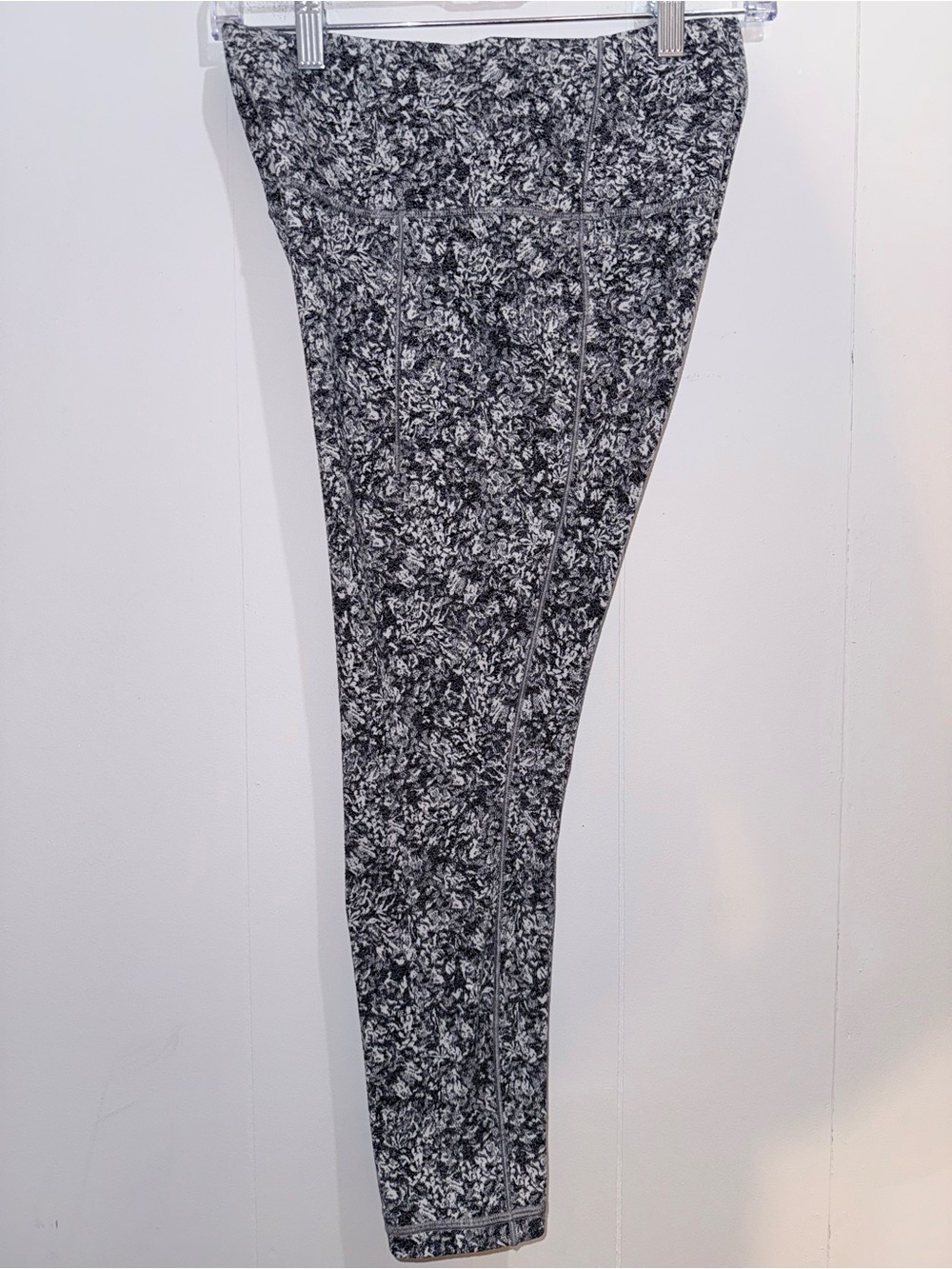 Athleta Salutation Stash Pocket II Textured 7/8 Tight Moonflower Black S - Picture 3 of 7